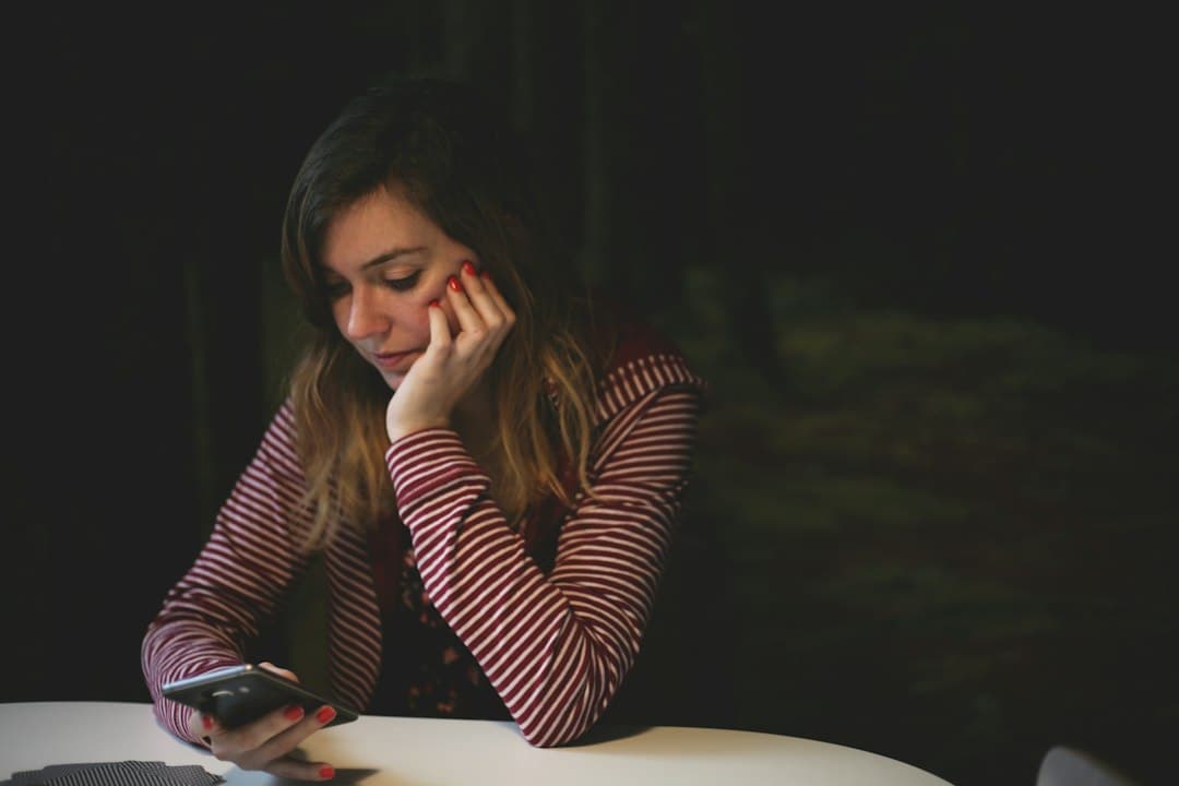 Anxious Attachment Style: Signs, Causes and What Helps